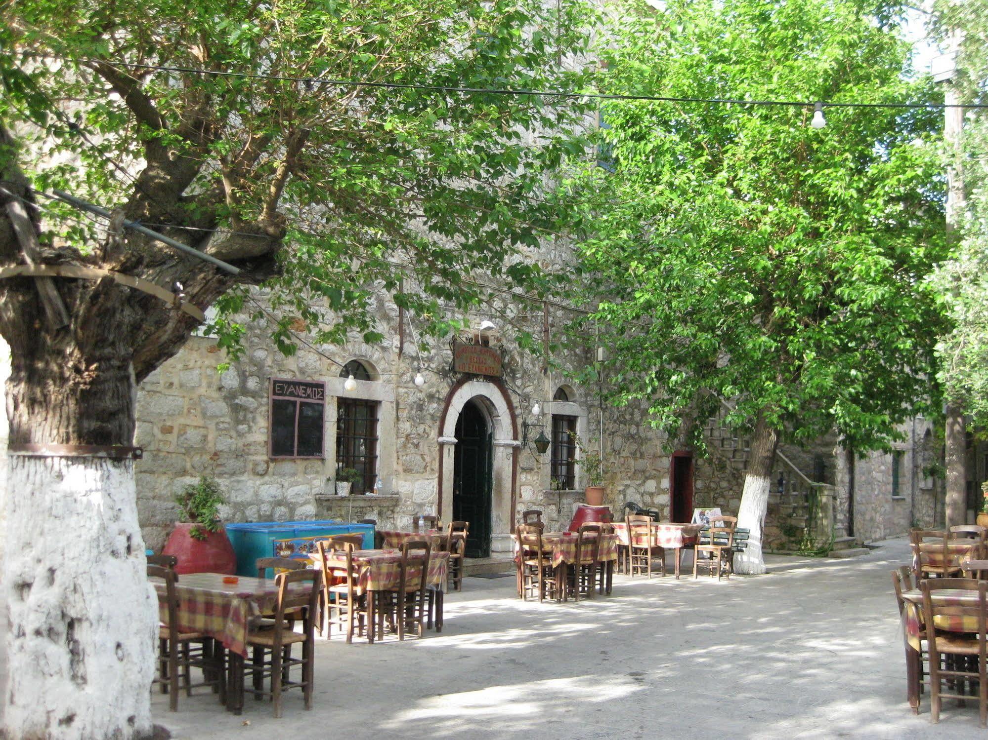 Traditional Hotel Ianthe Vessa ภายนอก รูปภาพ